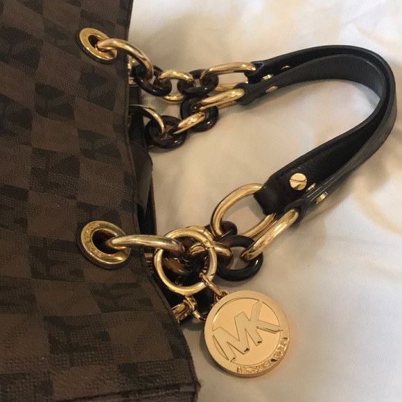 MK Handbag - Picture 2 of 8